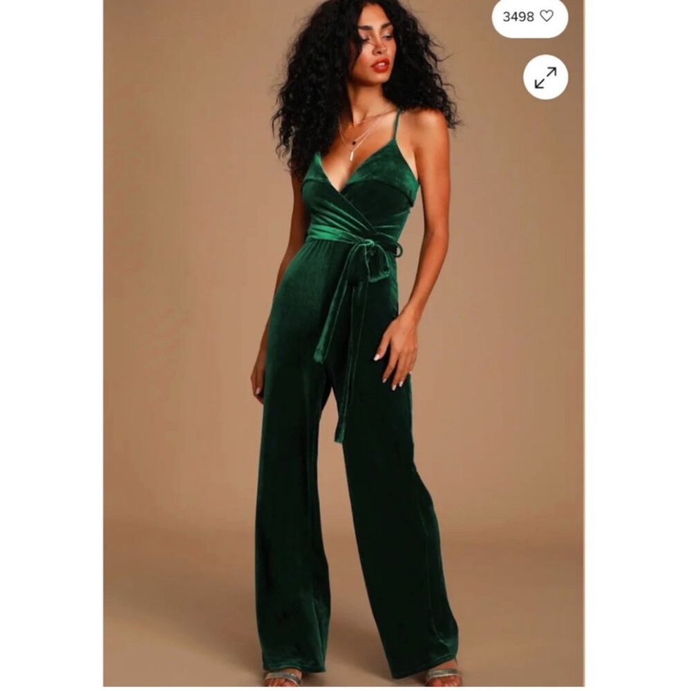 NWOT Lulu’s Kylinna Green Velvet Jumpsuit